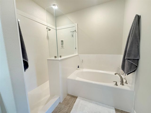 313 Creekside Lane, Lake Jackson, TX 77566