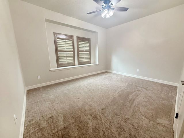 313 Creekside Lane, Lake Jackson, TX 77566