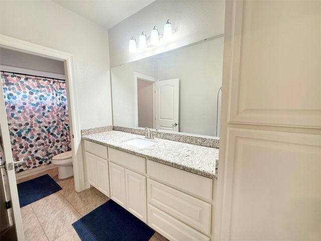 313 Creekside Lane, Lake Jackson, TX 77566