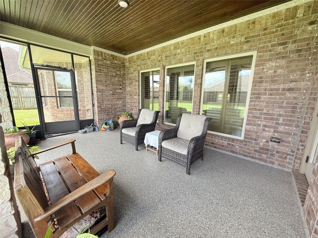 313 Creekside Lane, Lake Jackson, TX 77566
