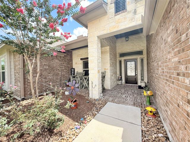 313 Creekside Lane, Lake Jackson, TX 77566