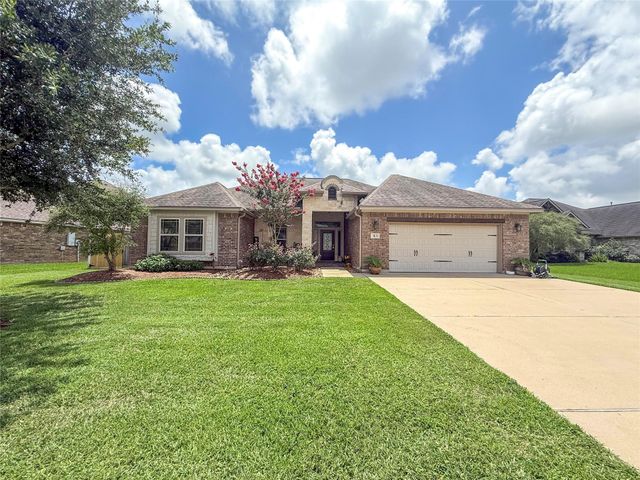 313 Creekside Lane, Lake Jackson, TX 77566