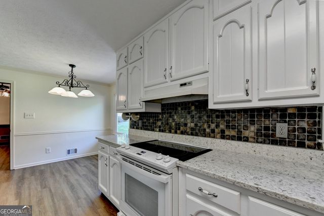 886 Marbrook Drive, Lawrenceville, GA 30044