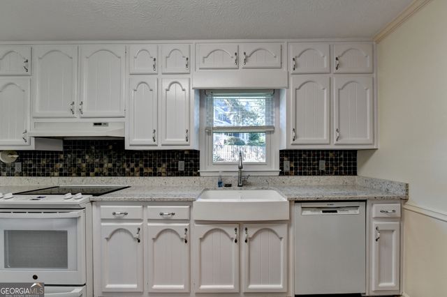 886 Marbrook Drive, Lawrenceville, GA 30044