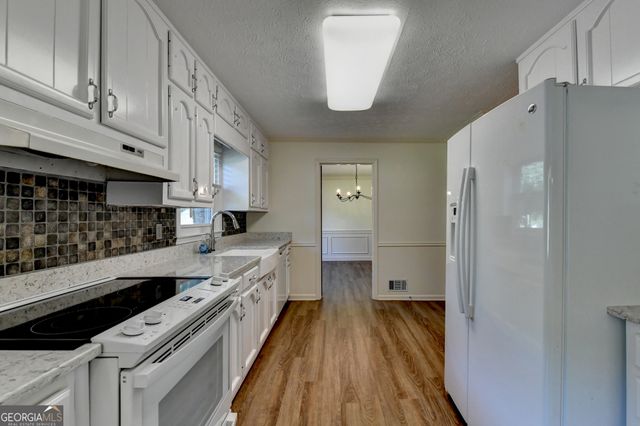 886 Marbrook Drive, Lawrenceville, GA 30044