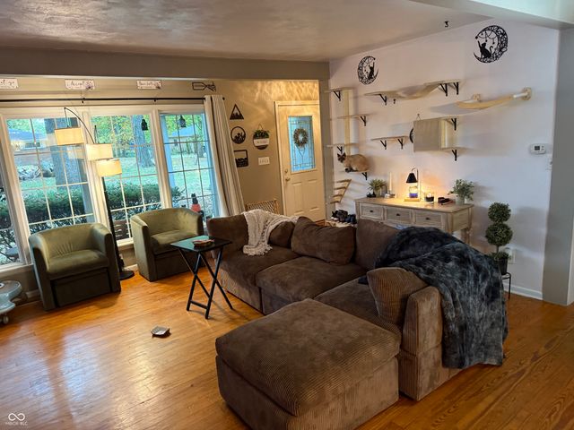 28 Cambridge Court, Anderson, IN 46012