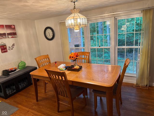 28 Cambridge Court, Anderson, IN 46012