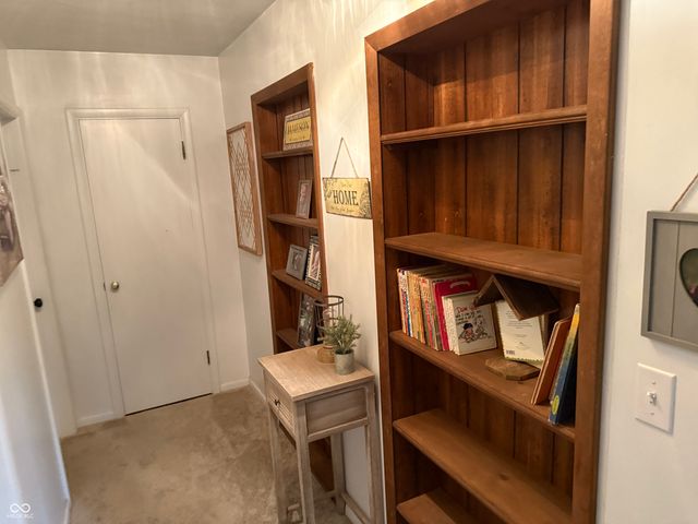 28 Cambridge Court, Anderson, IN 46012