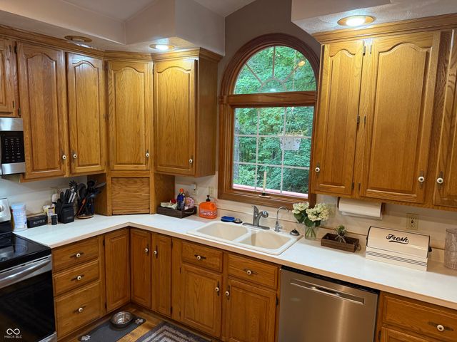 28 Cambridge Court, Anderson, IN 46012