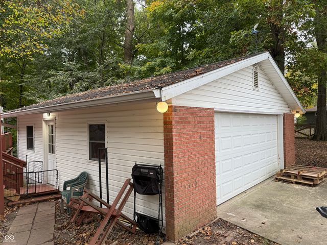 28 Cambridge Court, Anderson, IN 46012