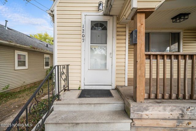 1207 E Broadway Street, Toledo, OH 43605