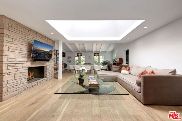 16012 Meadowcrest Road, Sherman Oaks, CA 91403