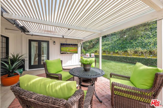 16012 Meadowcrest Road, Sherman Oaks, CA 91403