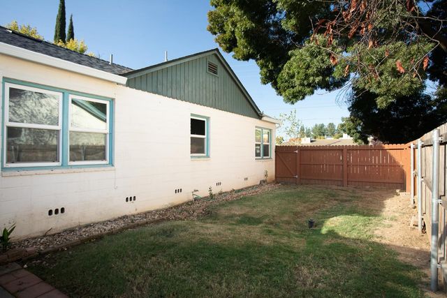353 N Lawrence Ave, Yuba City, CA 95991