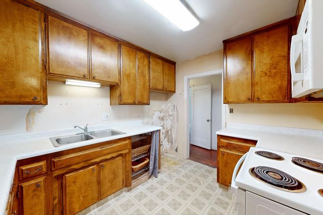 353 N Lawrence Ave, Yuba City, CA 95991