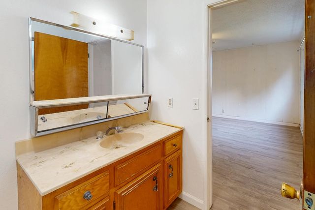 353 N Lawrence Ave, Yuba City, CA 95991