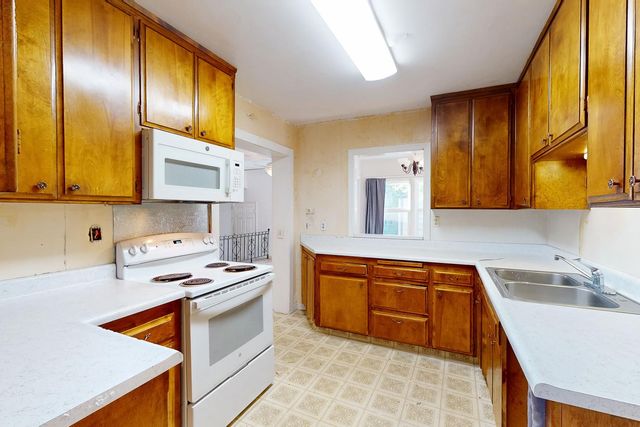 353 N Lawrence Ave, Yuba City, CA 95991