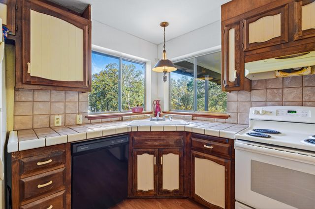 16945 McCoy Road, Cottonwood, CA 96022