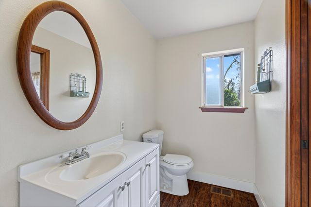 16945 McCoy Road, Cottonwood, CA 96022