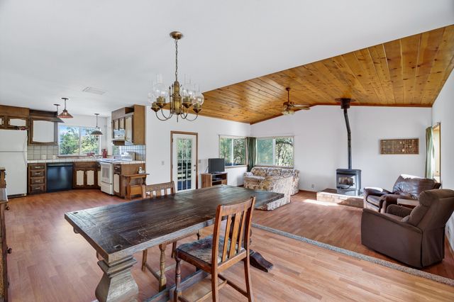 16945 McCoy Road, Cottonwood, CA 96022