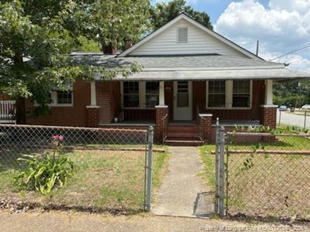 911 Henderson Avenue, Fayetteville, NC 28301