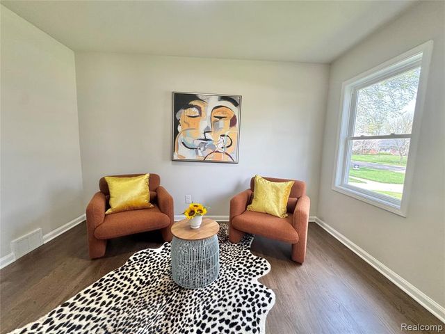 1909 S Trenton Drive, Trenton, MI 48183