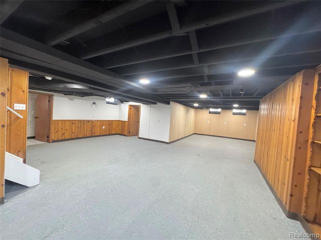 1909 S Trenton Drive, Trenton, MI 48183