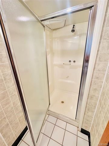 1909 S Trenton Drive, Trenton, MI 48183