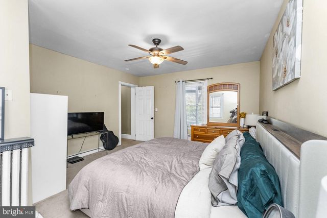 28 S 5TH ST, Perkasie, PA 18944