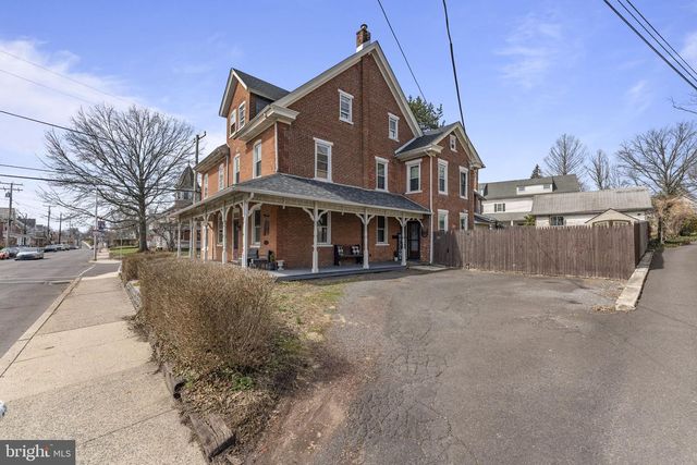 28 S 5TH ST, Perkasie, PA 18944