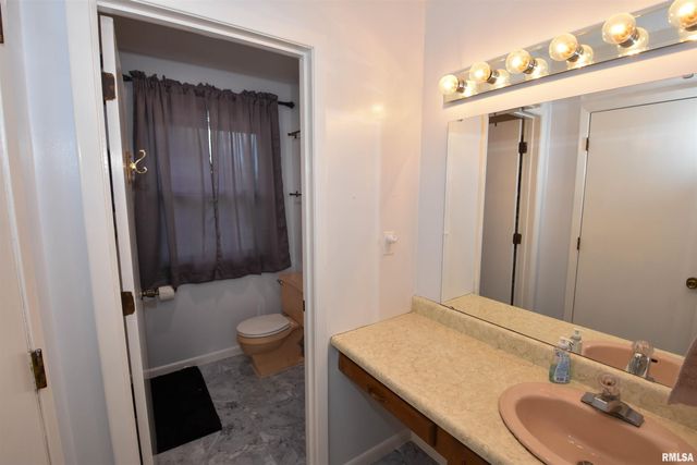 10019 N SPRING Lane, Peoria, IL 61615