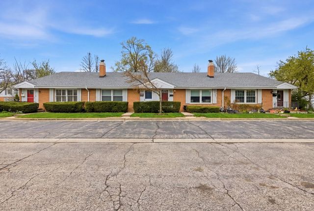 3 Robin Hood Lane, Northfield, IL 60093