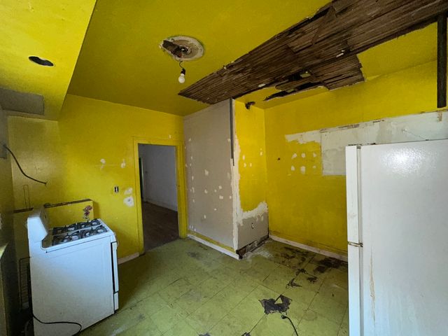 8039 S Ingleside Avenue, Chicago, IL 60619