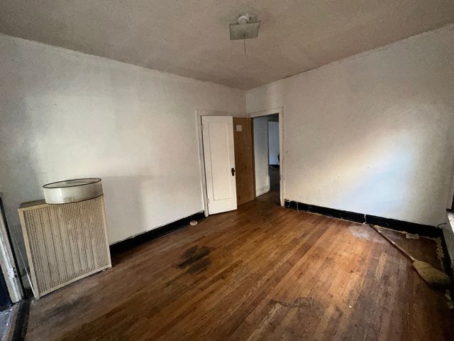 8039 S Ingleside Avenue, Chicago, IL 60619