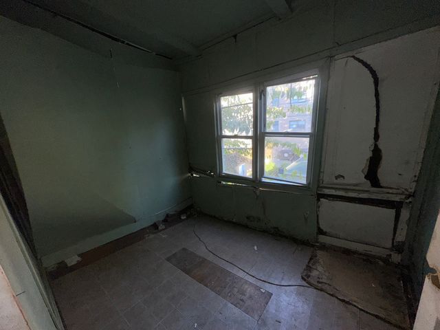 8039 S Ingleside Avenue, Chicago, IL 60619