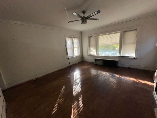 8039 S Ingleside Avenue, Chicago, IL 60619