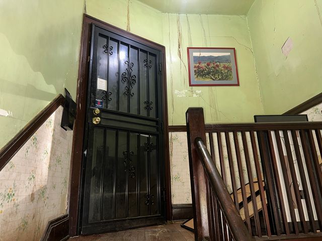 8039 S Ingleside Avenue, Chicago, IL 60619