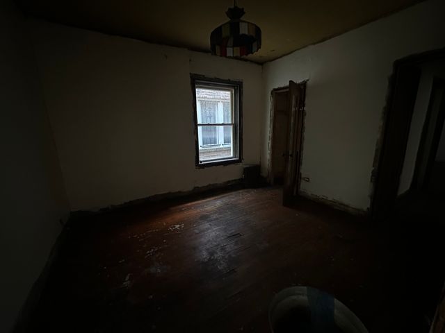 8039 S Ingleside Avenue, Chicago, IL 60619