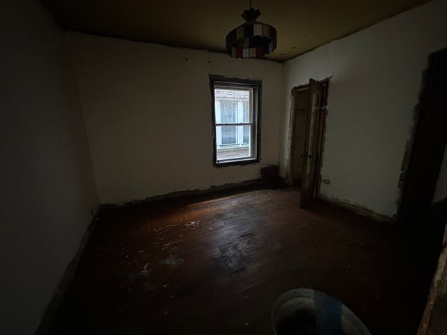 8039 S Ingleside Avenue, Chicago, IL 60619