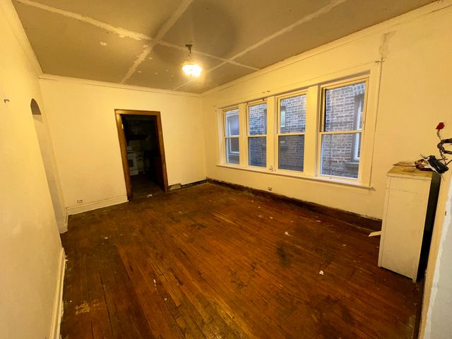 8039 S Ingleside Avenue, Chicago, IL 60619