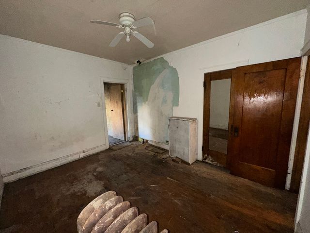 8039 S Ingleside Avenue, Chicago, IL 60619