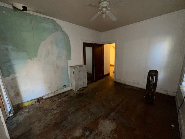 8039 S Ingleside Avenue, Chicago, IL 60619