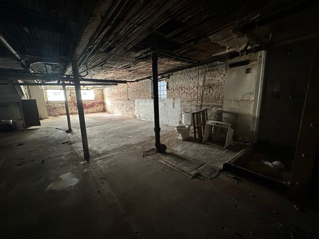 8039 S Ingleside Avenue, Chicago, IL 60619