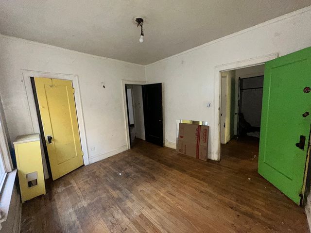 8039 S Ingleside Avenue, Chicago, IL 60619