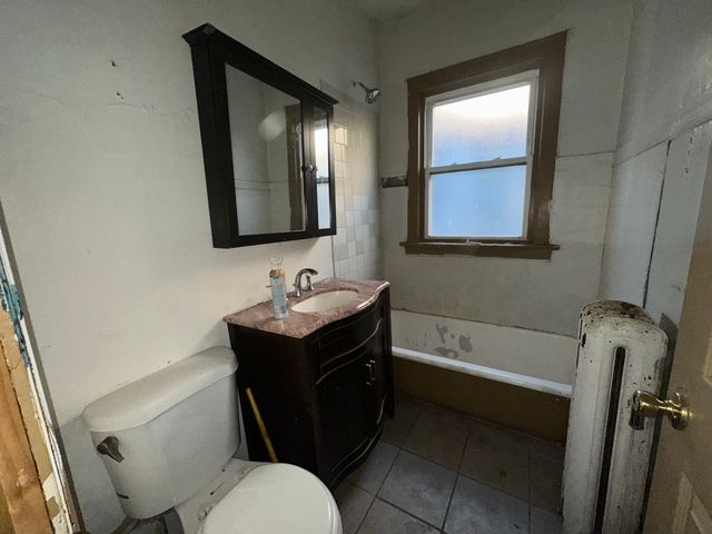 8039 S Ingleside Avenue, Chicago, IL 60619