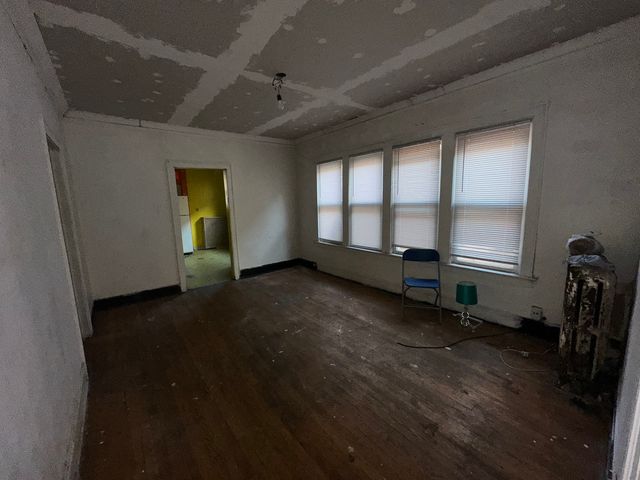 8039 S Ingleside Avenue, Chicago, IL 60619