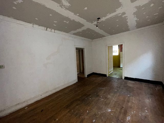 8039 S Ingleside Avenue, Chicago, IL 60619