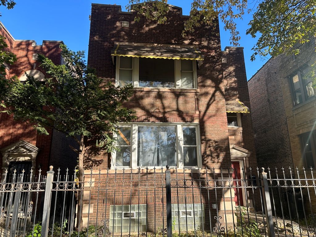 8039 S Ingleside Avenue, Chicago, IL 60619