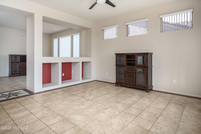 938 E Grass Meadow Place, Oro Valley, AZ 85755