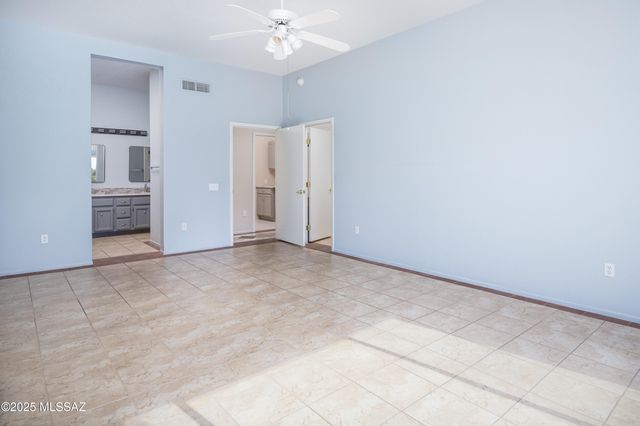 938 E Grass Meadow Place, Oro Valley, AZ 85755